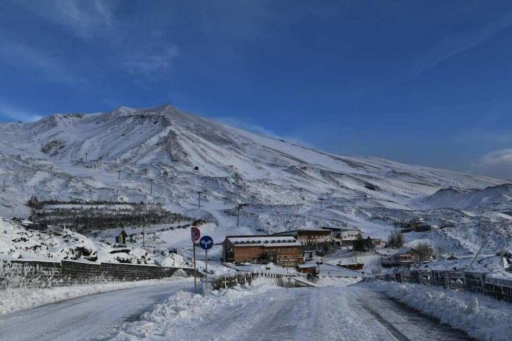 Rifugio Sapienza Hotel Nicolosi Bagian luar foto